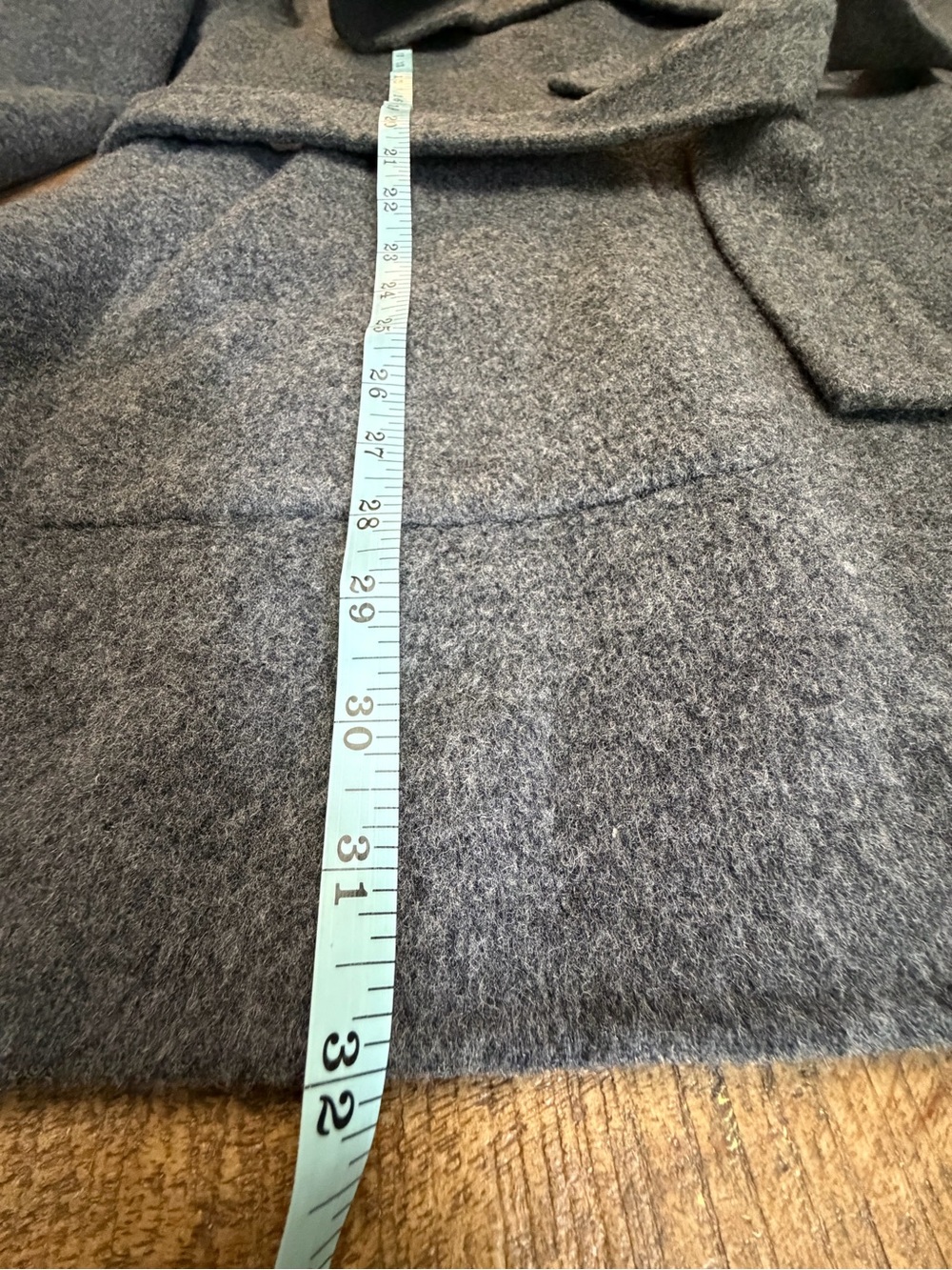Vince blanket wool-blend coat in gray with belt - Picture 9 of 9